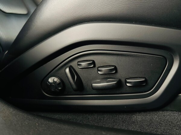 Used Porsche Taycan 2022 for sale - 76130801: Photo 44