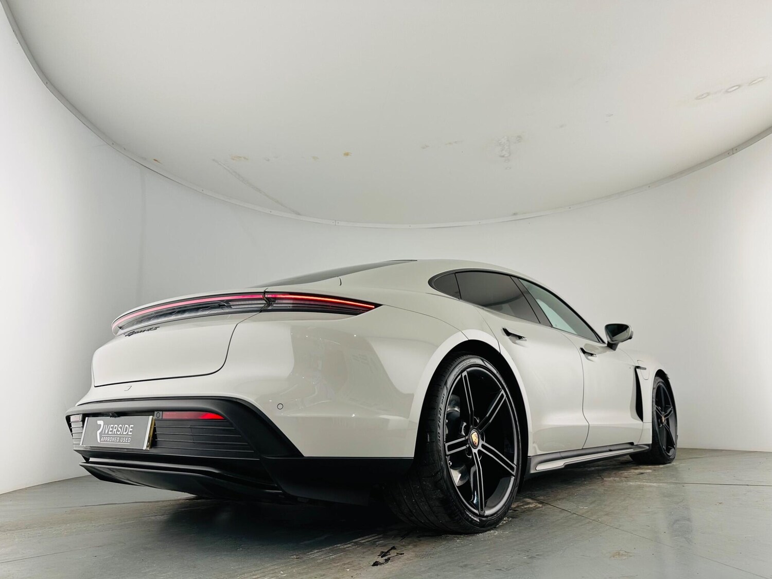 Used Porsche Taycan 2022 for sale - 77877516: Photo 12