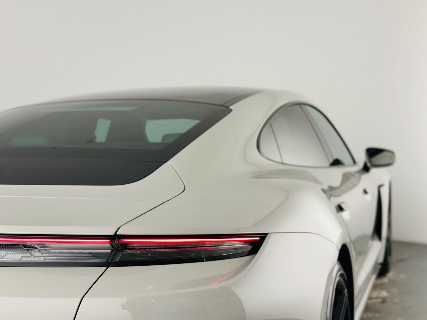 Used Porsche Taycan 2022 for sale - 77877516: Photo 19