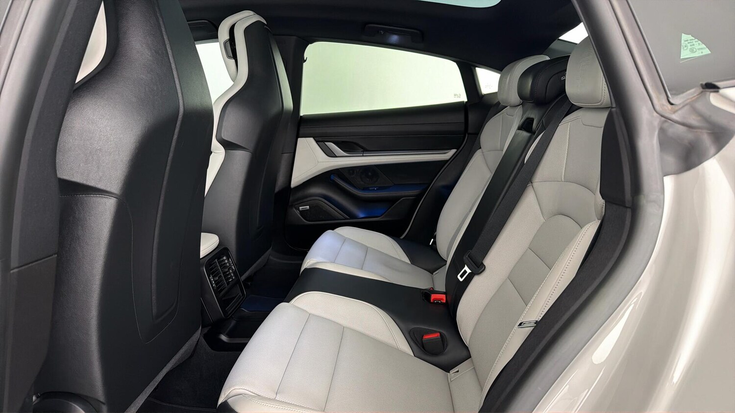 Used Porsche Taycan 2022 for sale - 77877516: Photo 20