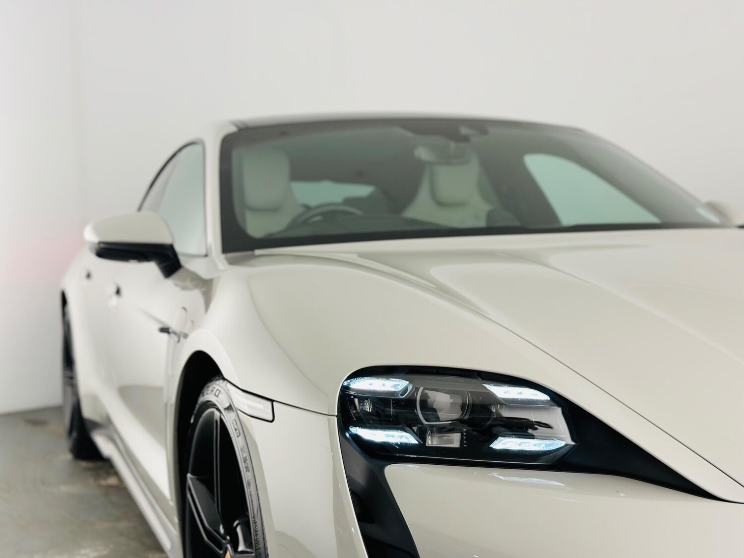 Used Porsche Taycan 2022 for sale - 77877516: Photo 21