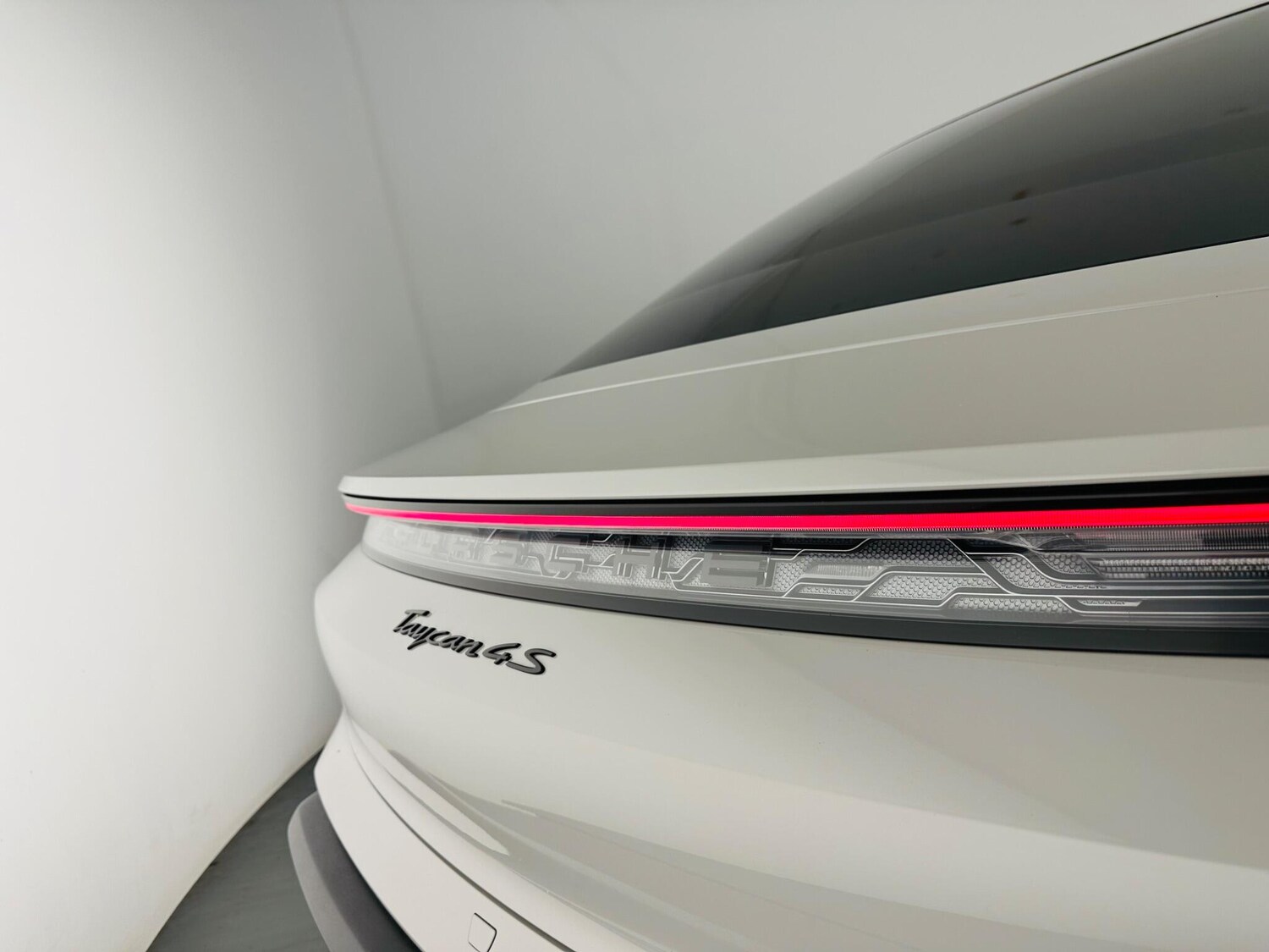 Used Porsche Taycan 2022 for sale - 77877516: Photo 22