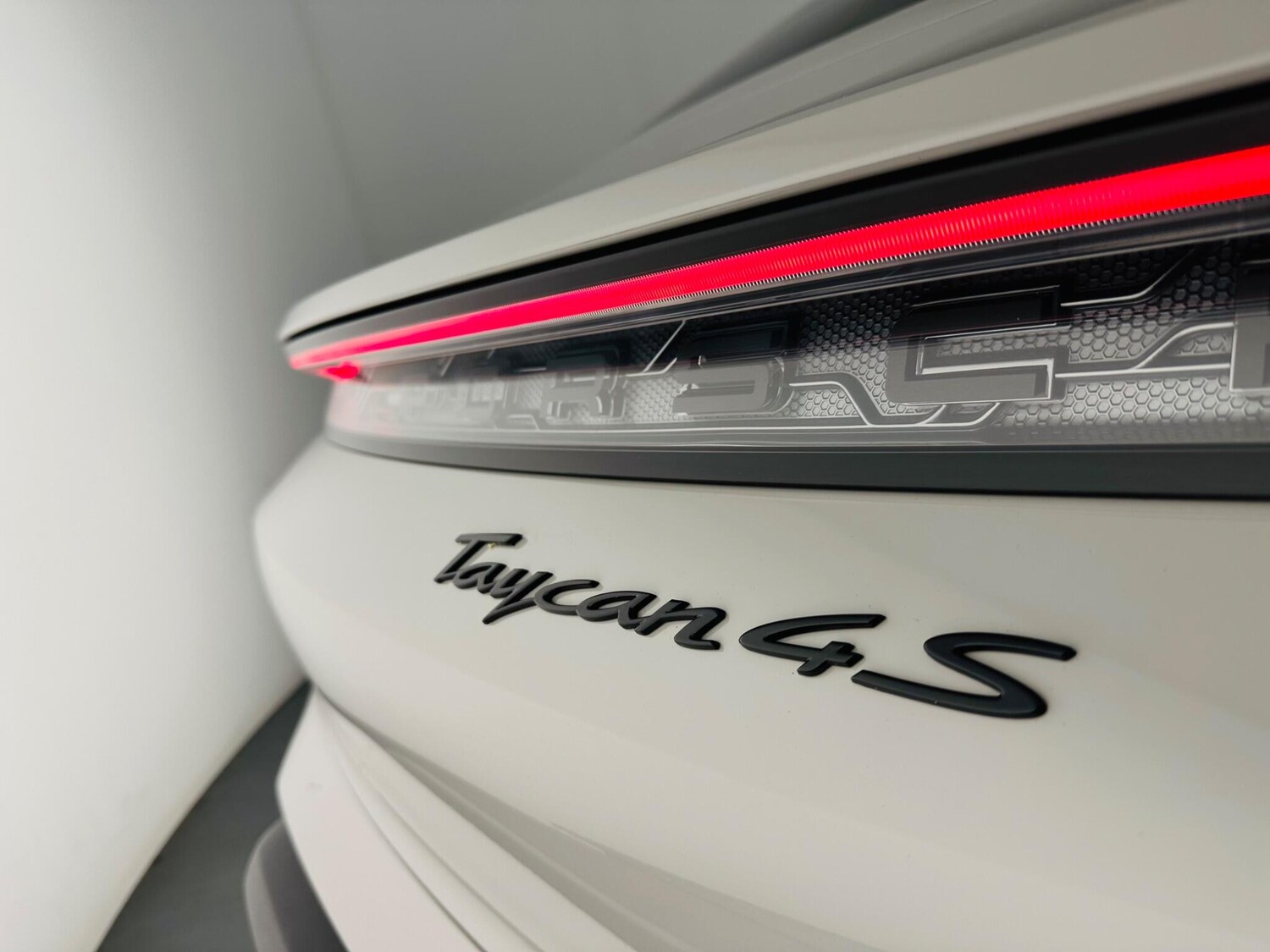 Used Porsche Taycan 2022 for sale - 77877516: Photo 25