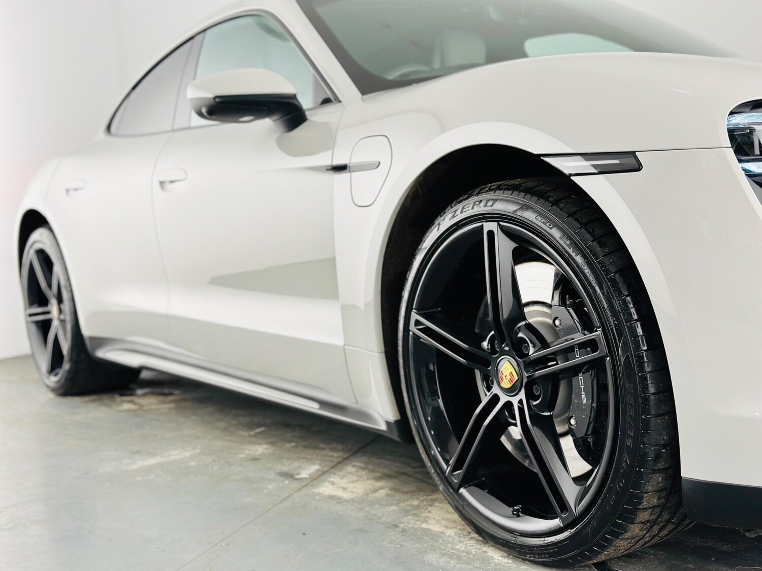 Used Porsche Taycan 2022 for sale - 77877516: Photo 30