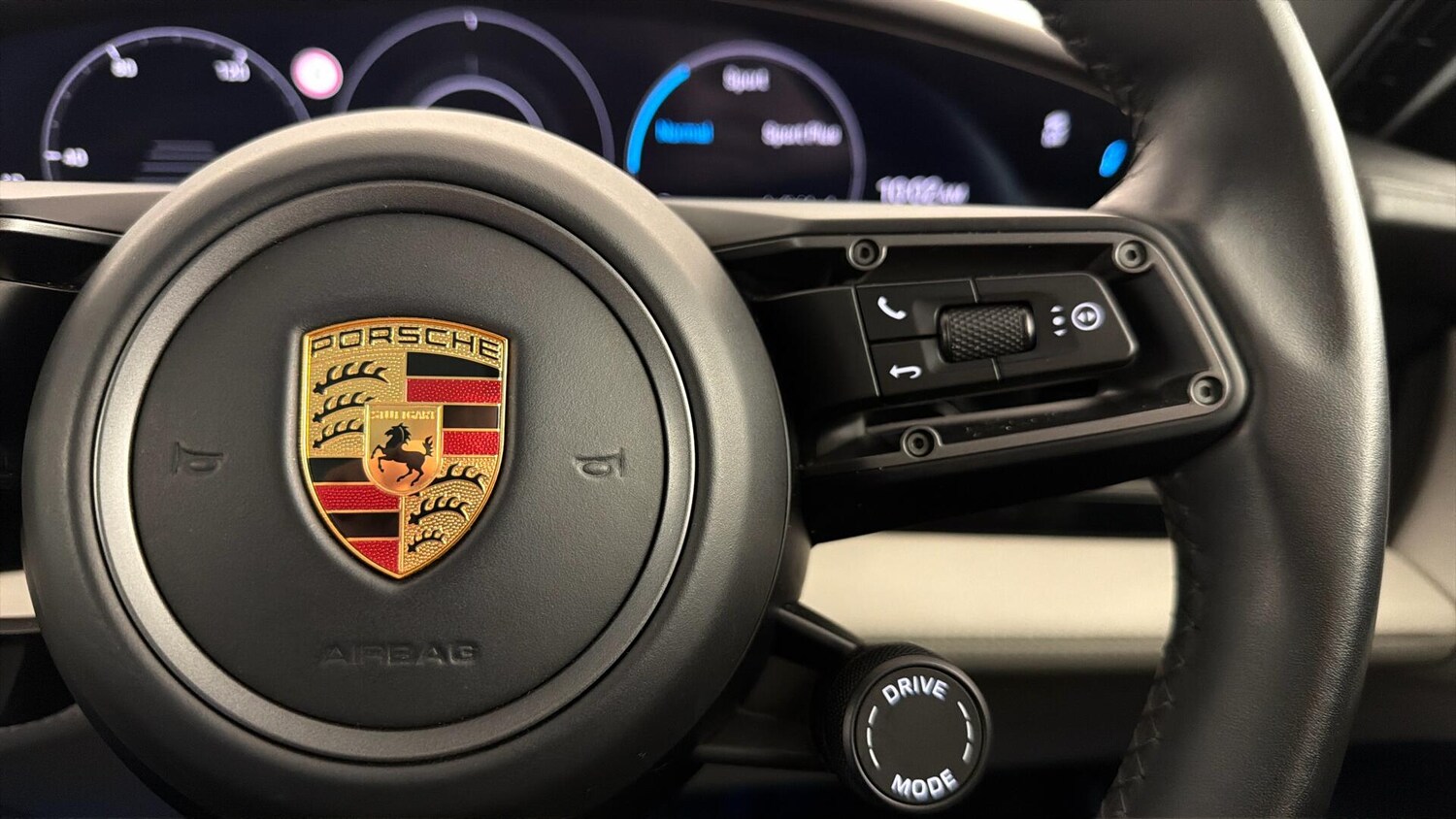 Used Porsche Taycan 2022 for sale - 77877516: Photo 35