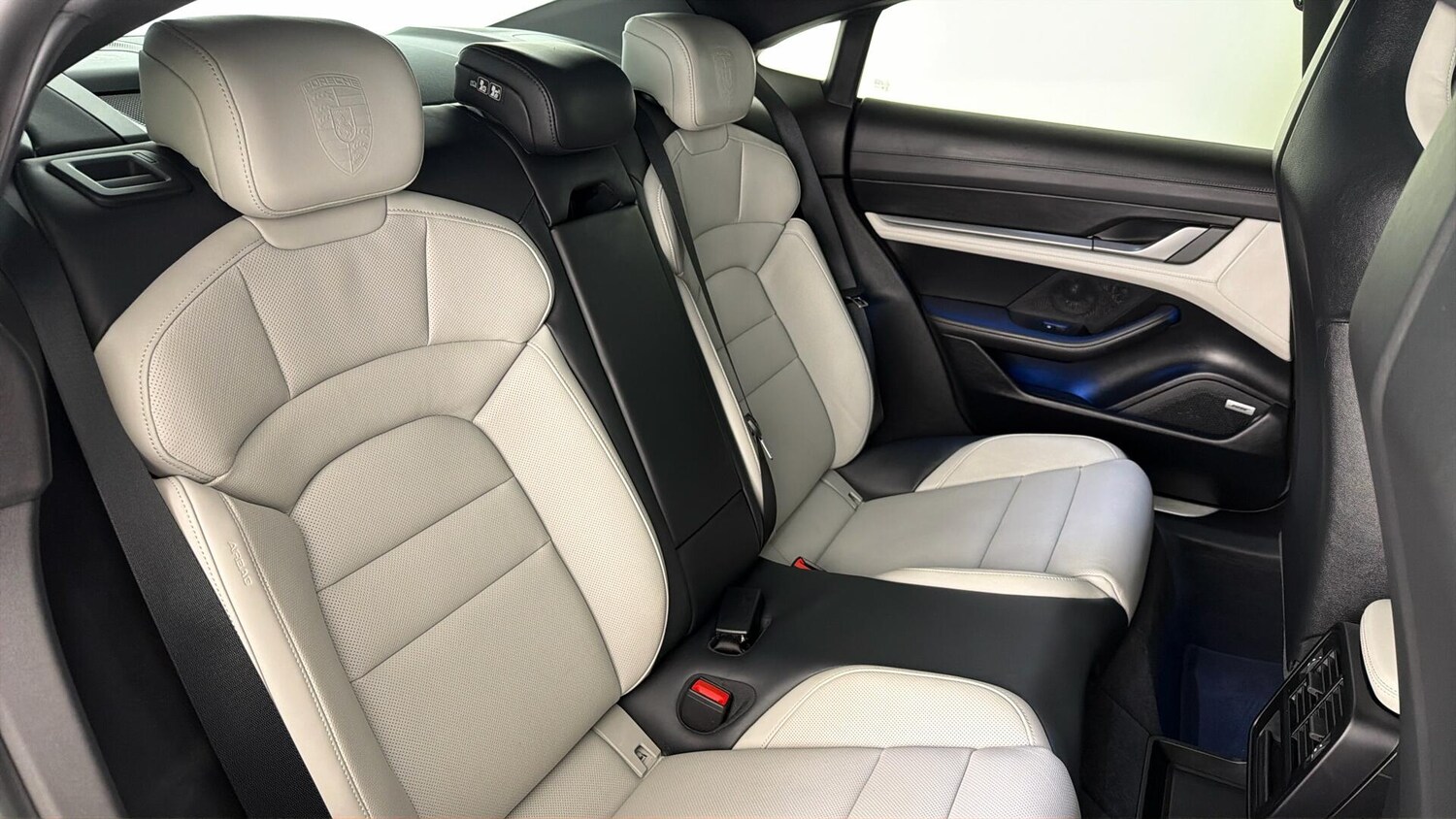 Used Porsche Taycan 2022 for sale - 77877516: Photo 44