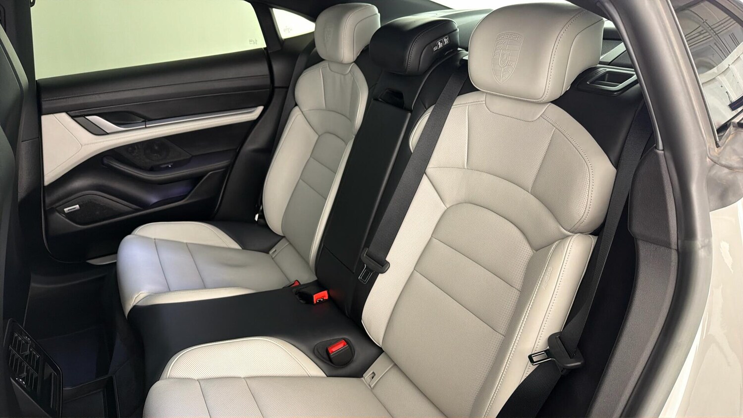 Used Porsche Taycan 2022 for sale - 77877516: Photo 45