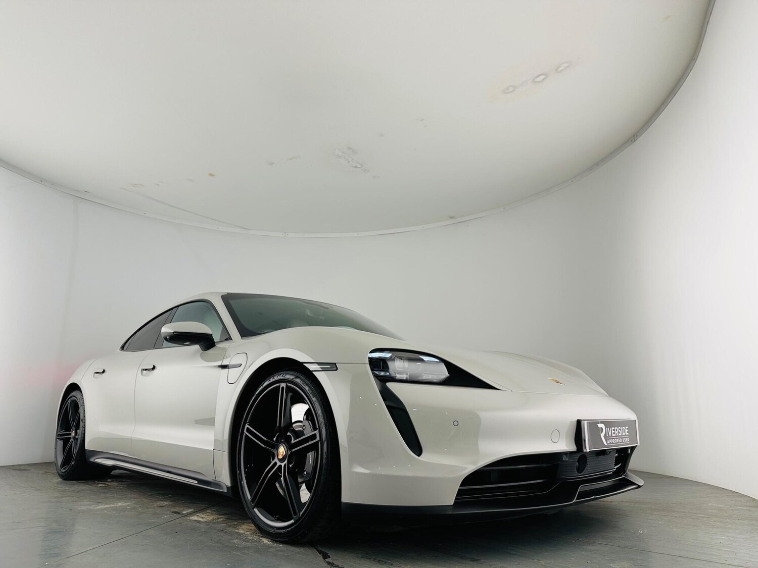 Used Porsche Taycan 2022 for sale - 77877516: Photo 8