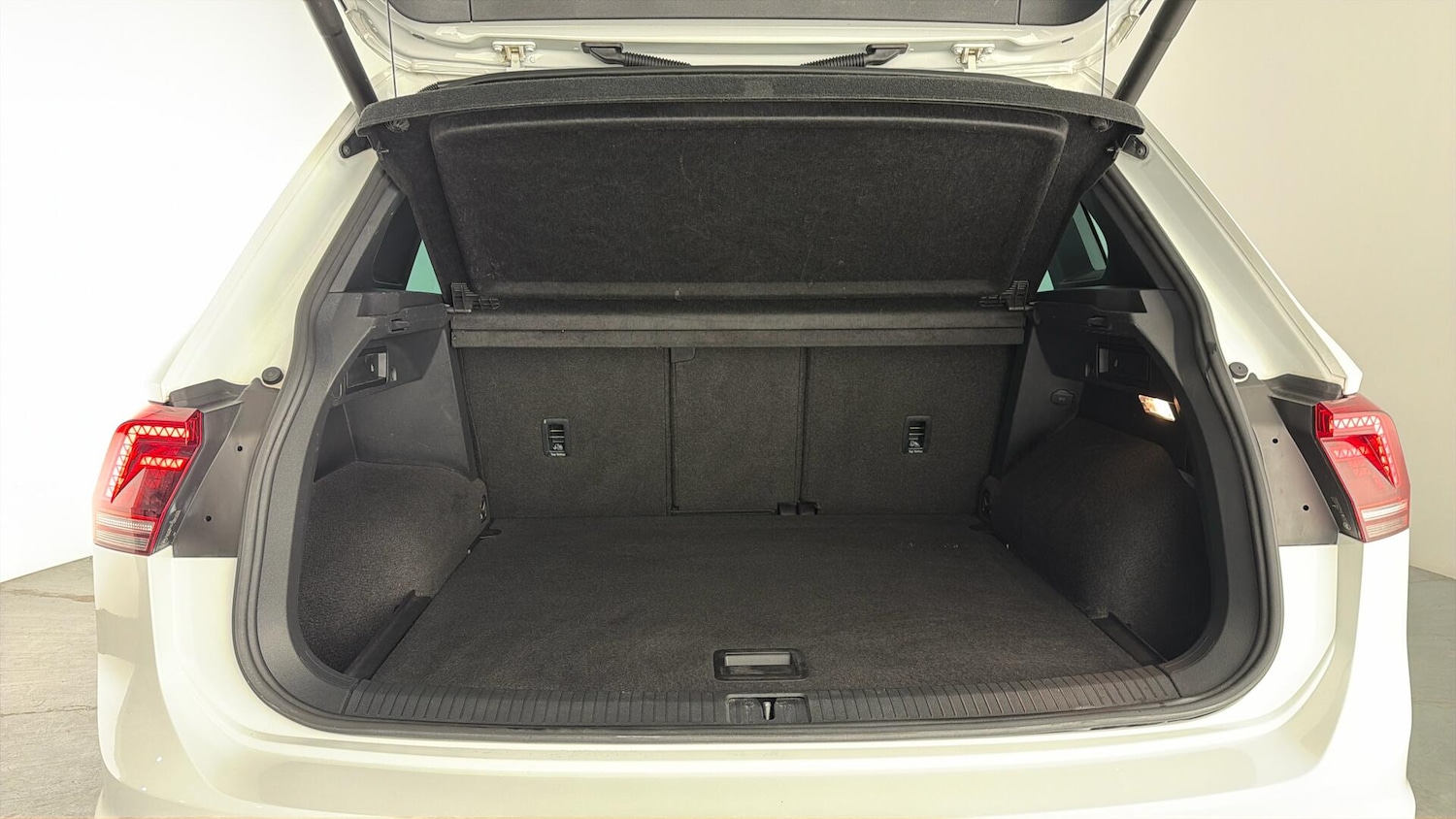 Used Volkswagen Tiguan 2019 for sale - 78049830: Photo 12