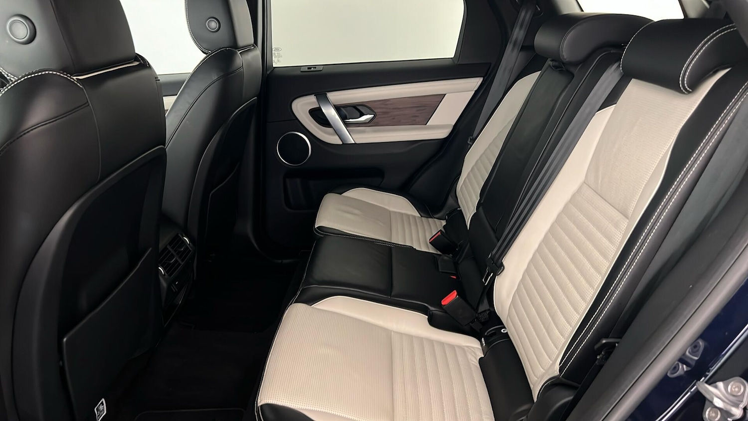 Used Land Rover Discovery Sport 2020 for sale - 76696404: Photo 11