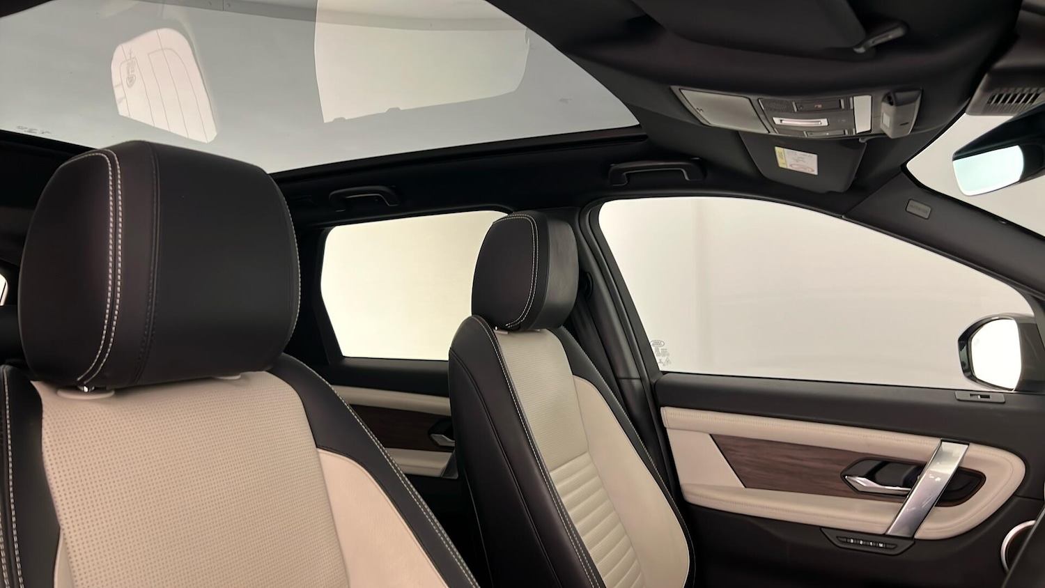 Used Land Rover Discovery Sport 2020 for sale - 76696404: Photo 33