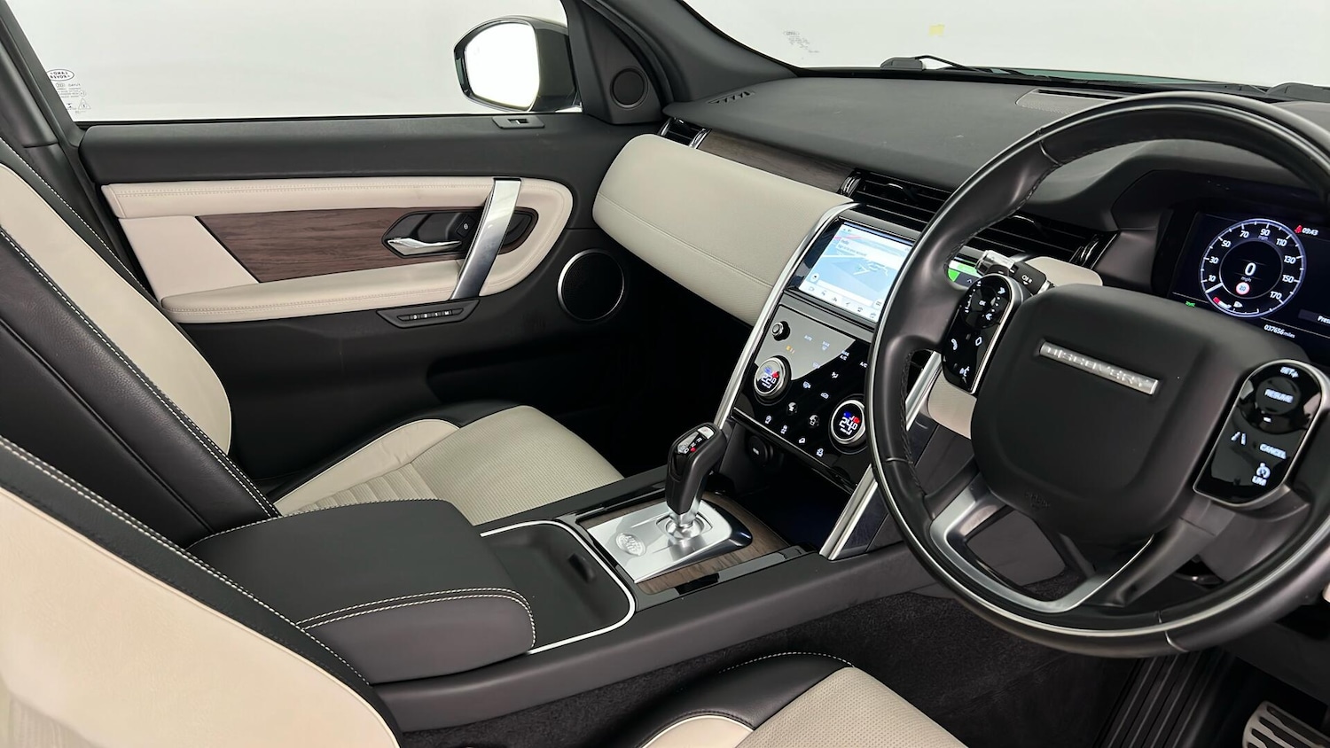 Used Land Rover Discovery Sport 2020 for sale - 76696404: Photo 34