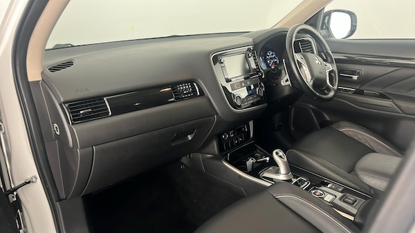 Used Mitsubishi Outlander 2018 for sale - 76124319: Photo 8