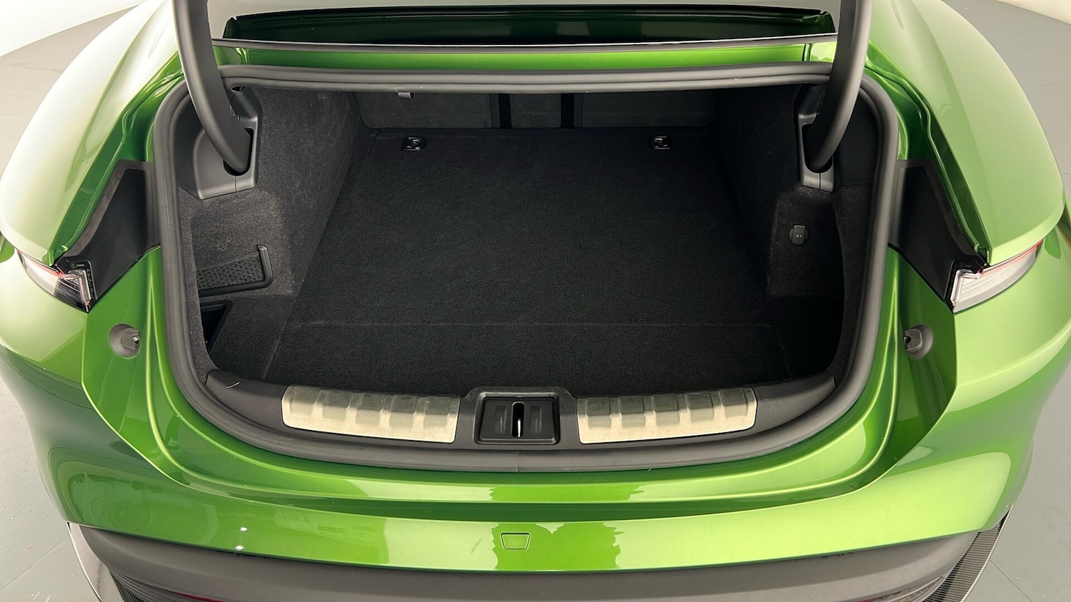 Used Porsche Taycan 2022 for sale - 76915084: Photo 23