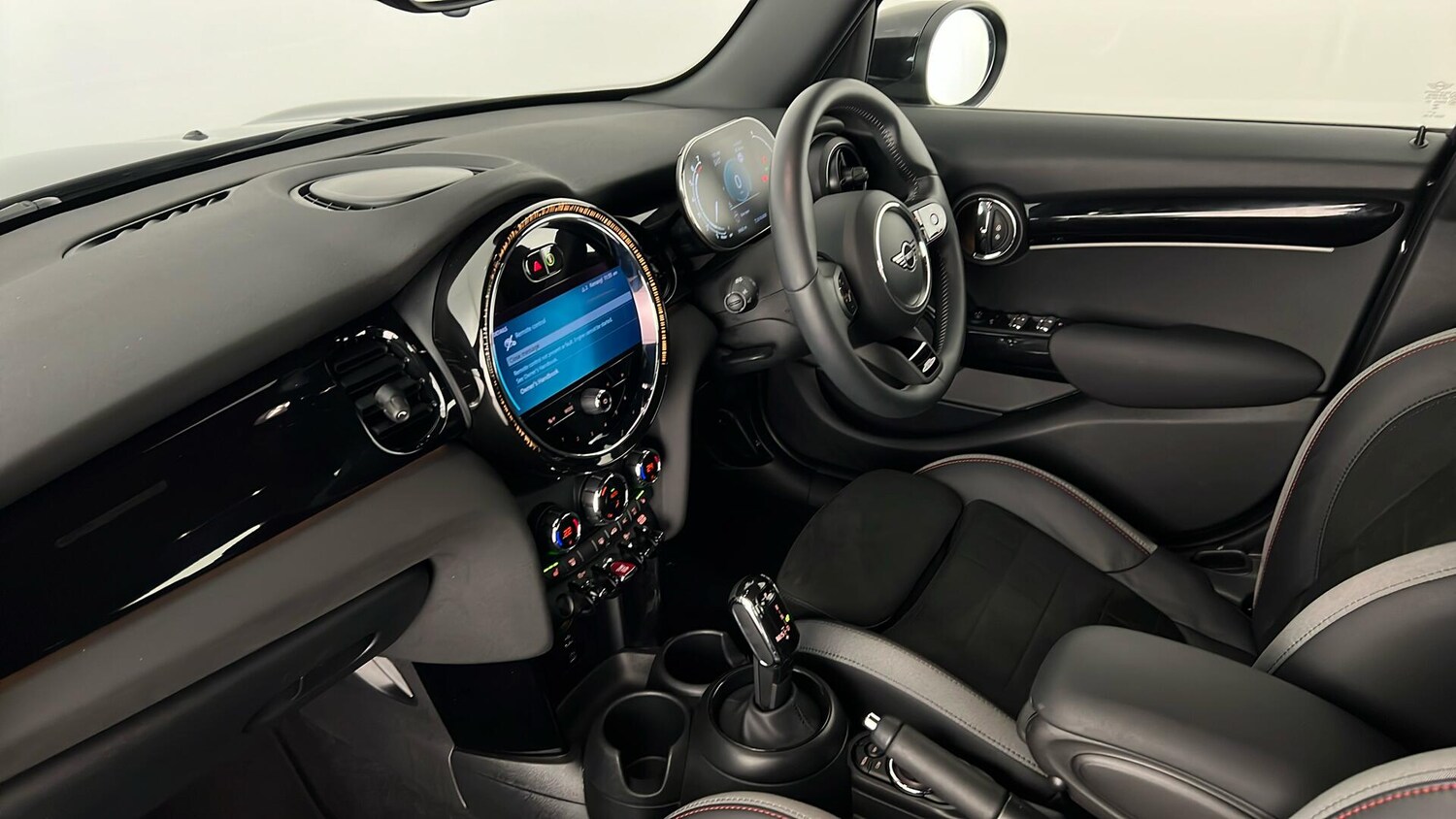 Used MINI Hatch 2023 for sale - 76328071: Photo 8