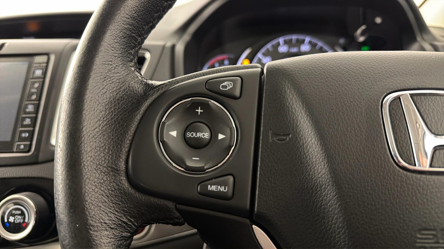 Used Honda CR-V 2018 for sale - 77449707: Photo 17