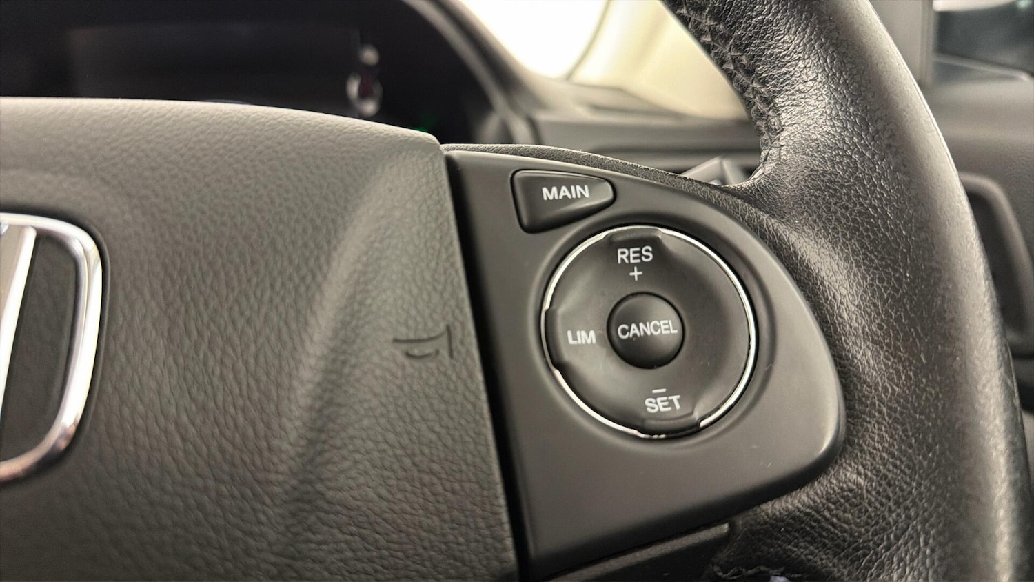 Used Honda CR-V 2018 for sale - 77449707: Photo 18