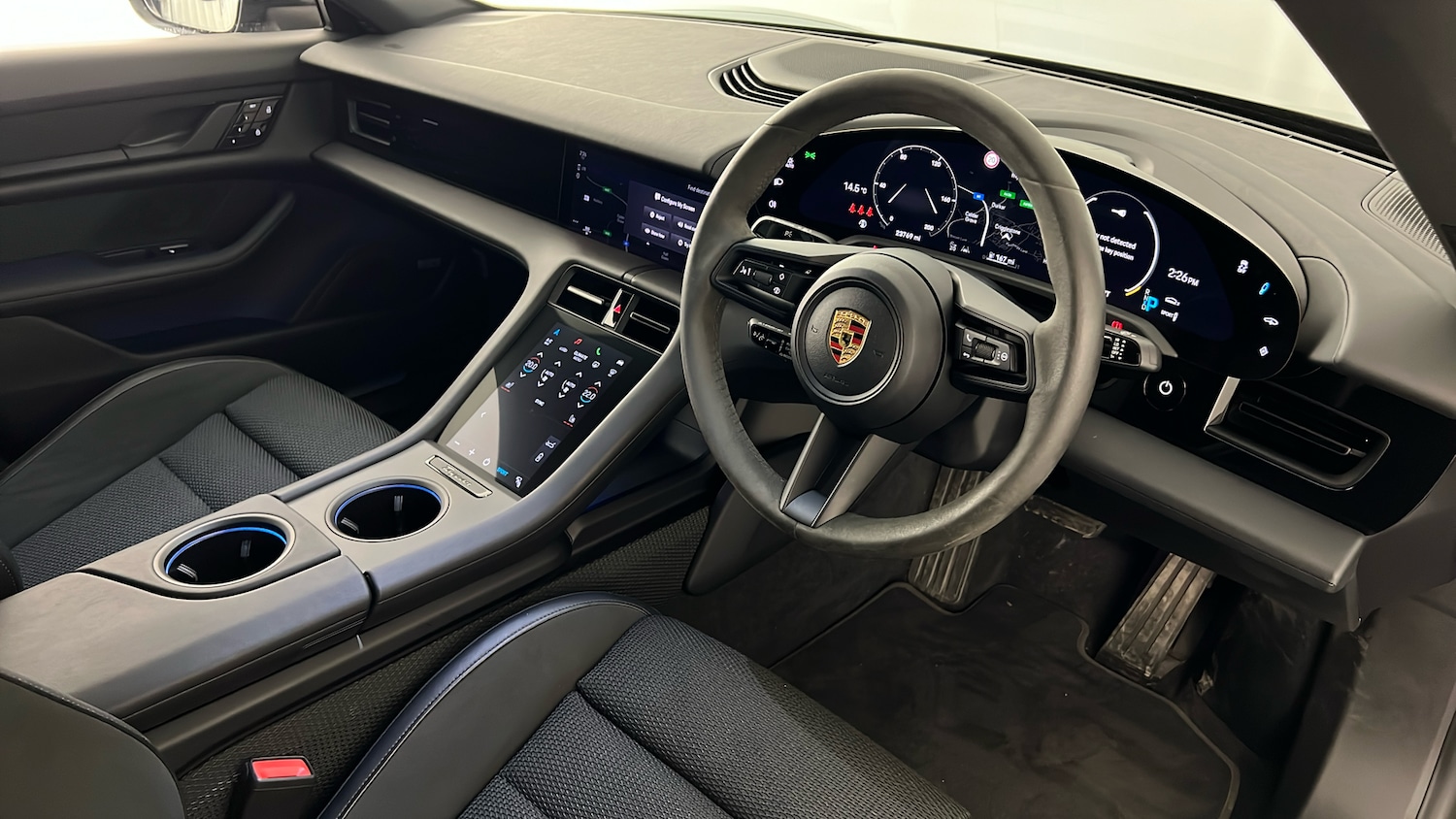 Used Porsche Taycan 2021 for sale - 77063318: Photo 14