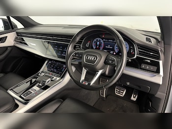 Used Audi Q7 2023 for sale - 79341810: Photo