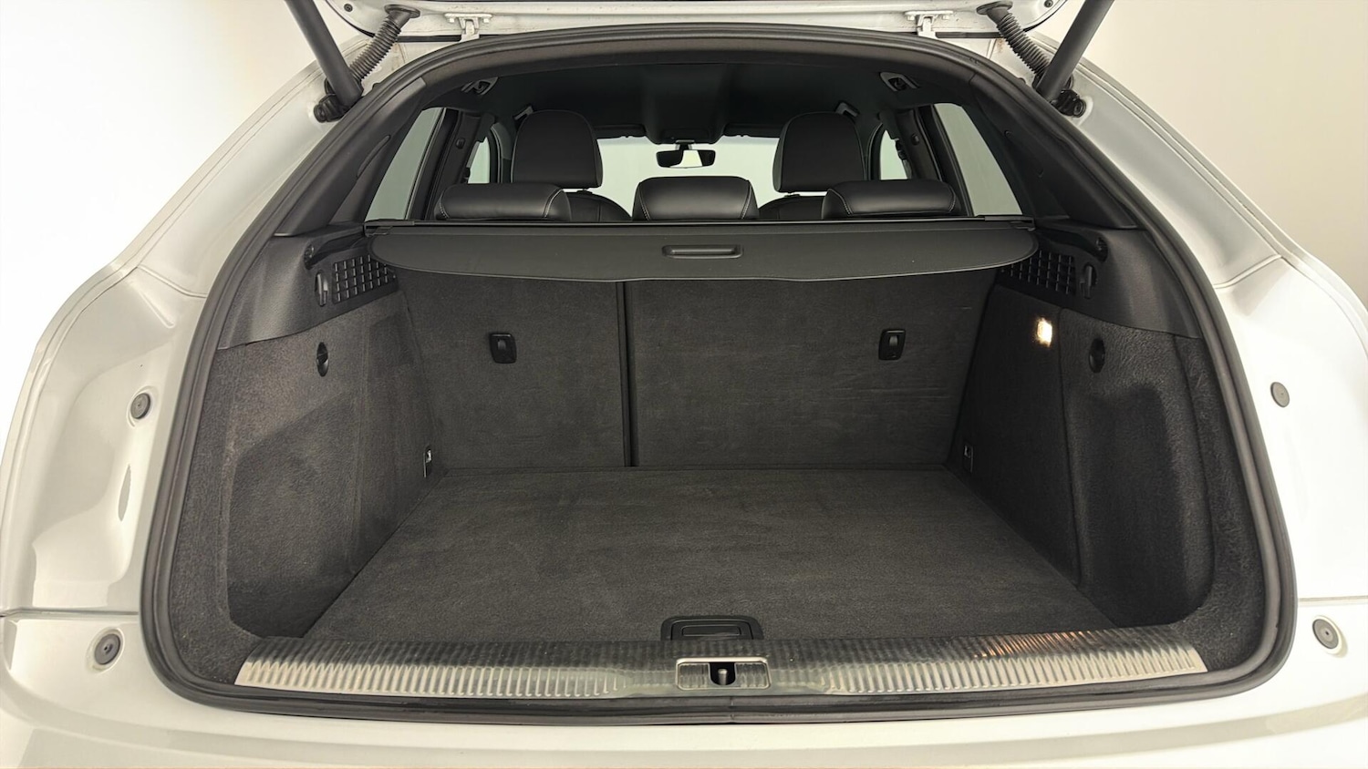 Used Audi Q3 2016 for sale - 77855741: Photo 12