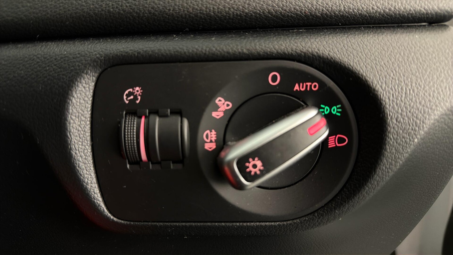 Used Audi Q3 2016 for sale - 77855741: Photo 34