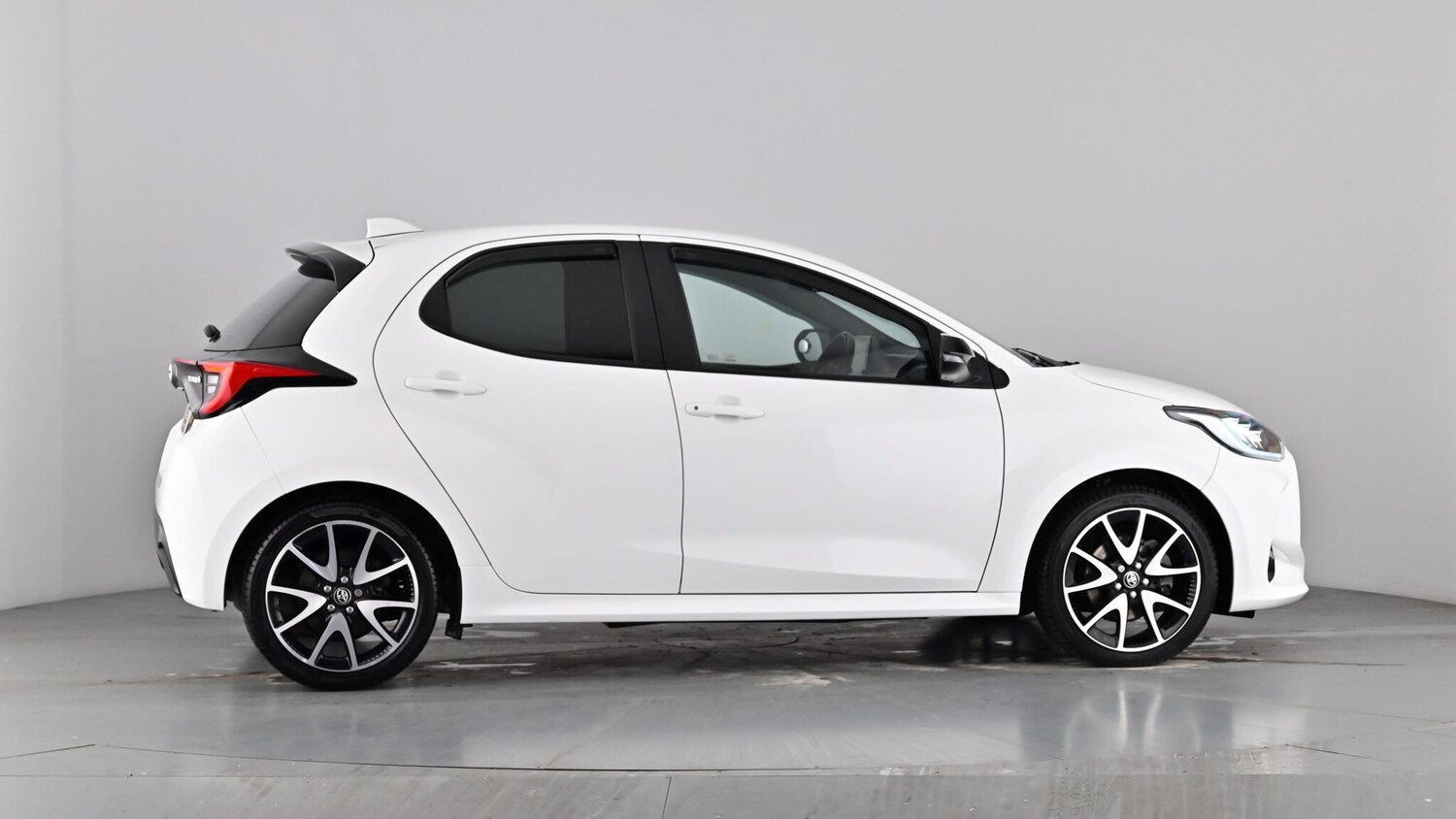 Used Toyota Yaris 2022 for sale - 77971751: Photo 38