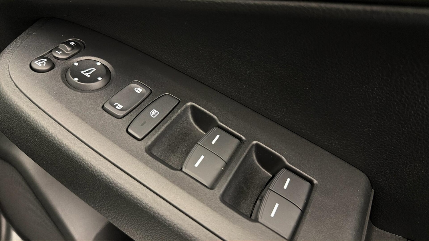 Used Honda HR-V 2025 for sale - 78000331: Photo 32