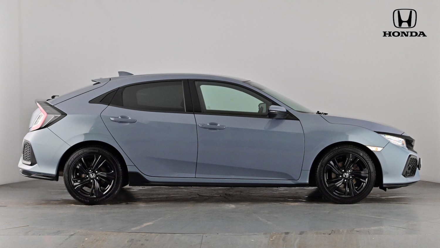 Used Honda Civic 2018 for sale - 77903339: Photo 2