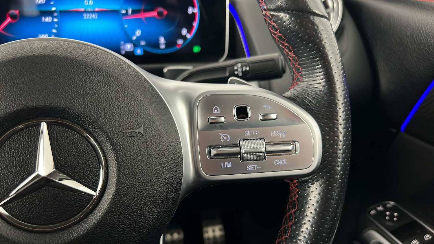 Used Mercedes-Benz GLB 2021 for sale - 77122625: Photo 18