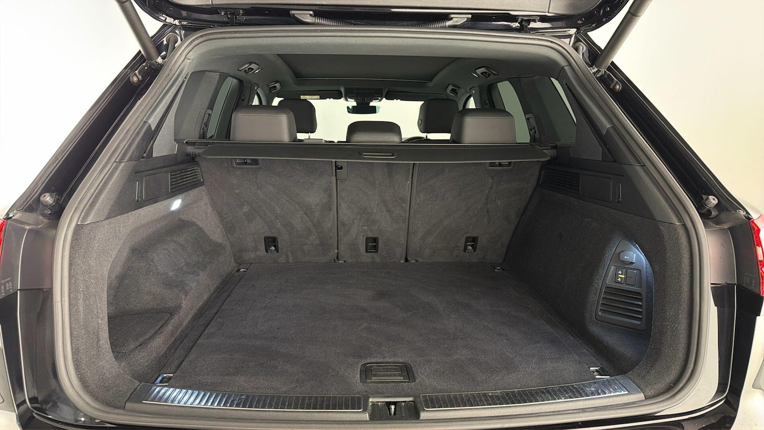 Used Volkswagen Touareg 2022 for sale - 77927446: Photo 30