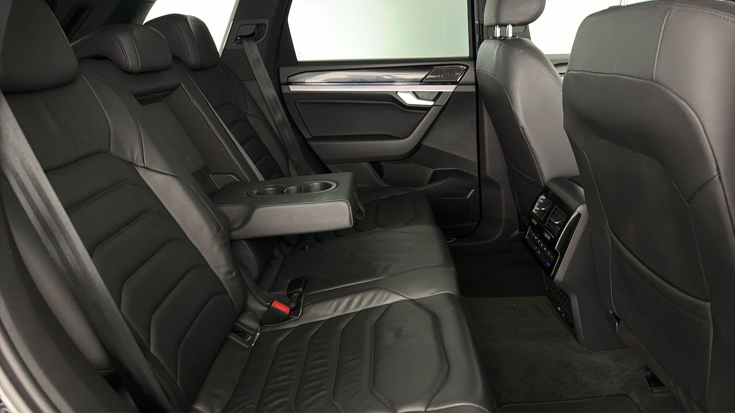 Used Volkswagen Touareg 2022 for sale - 77927446: Photo 35