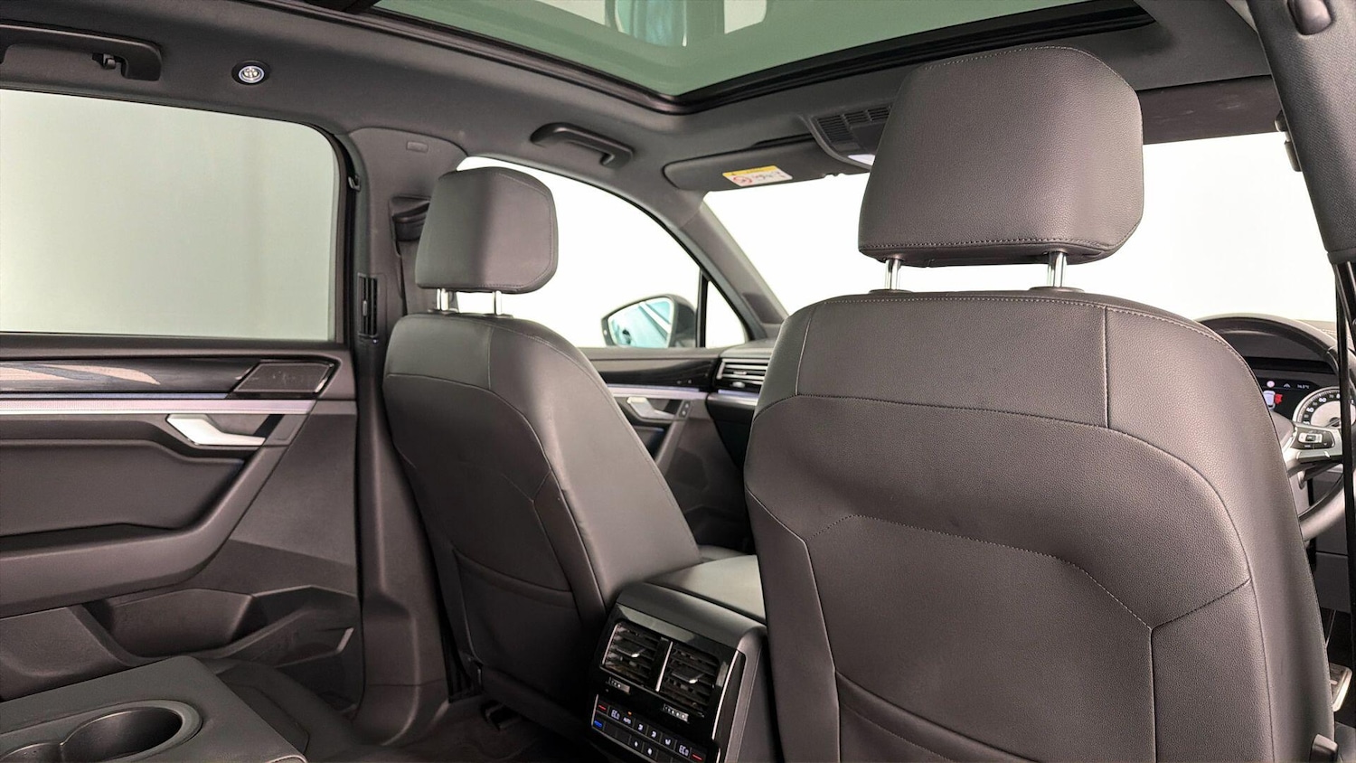 Used Volkswagen Touareg 2022 for sale - 77927446: Photo 36