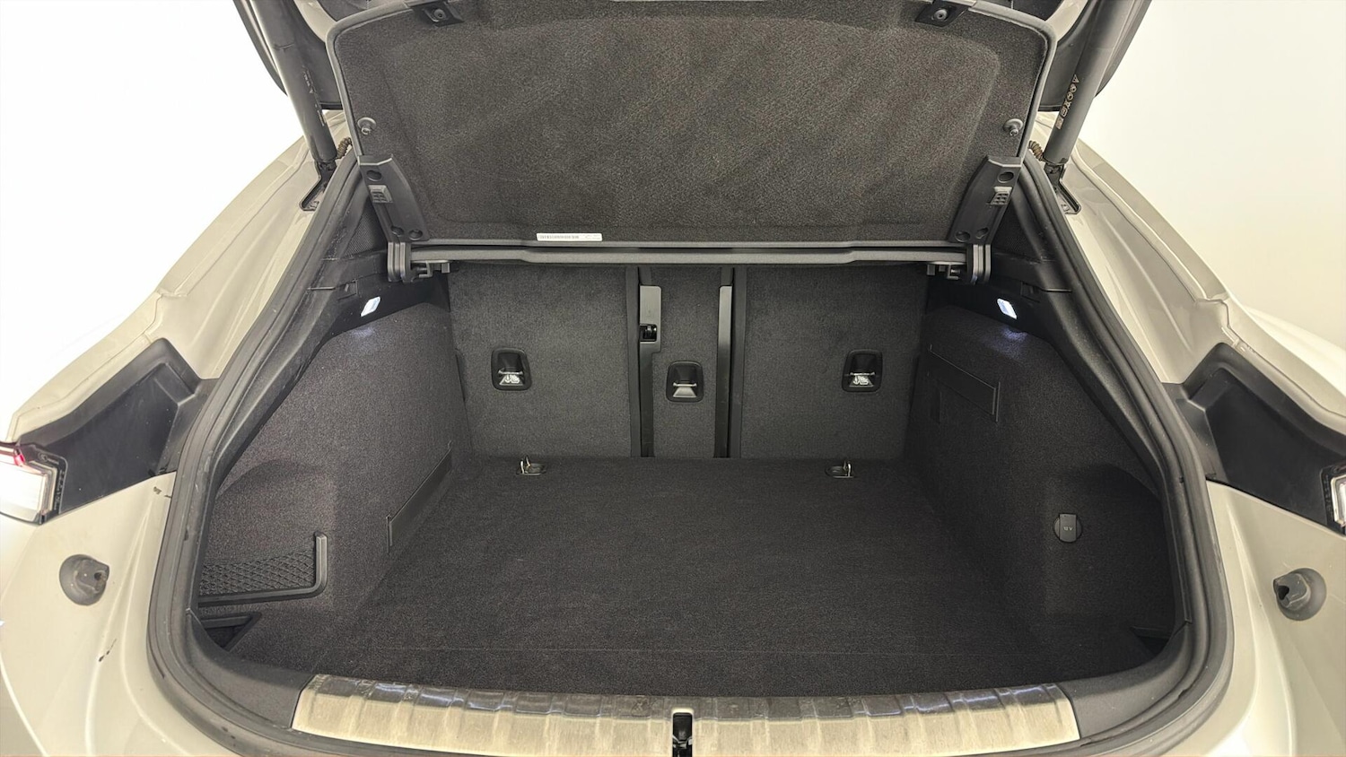 Used Porsche Taycan 2022 for sale - 78117814: Photo 12