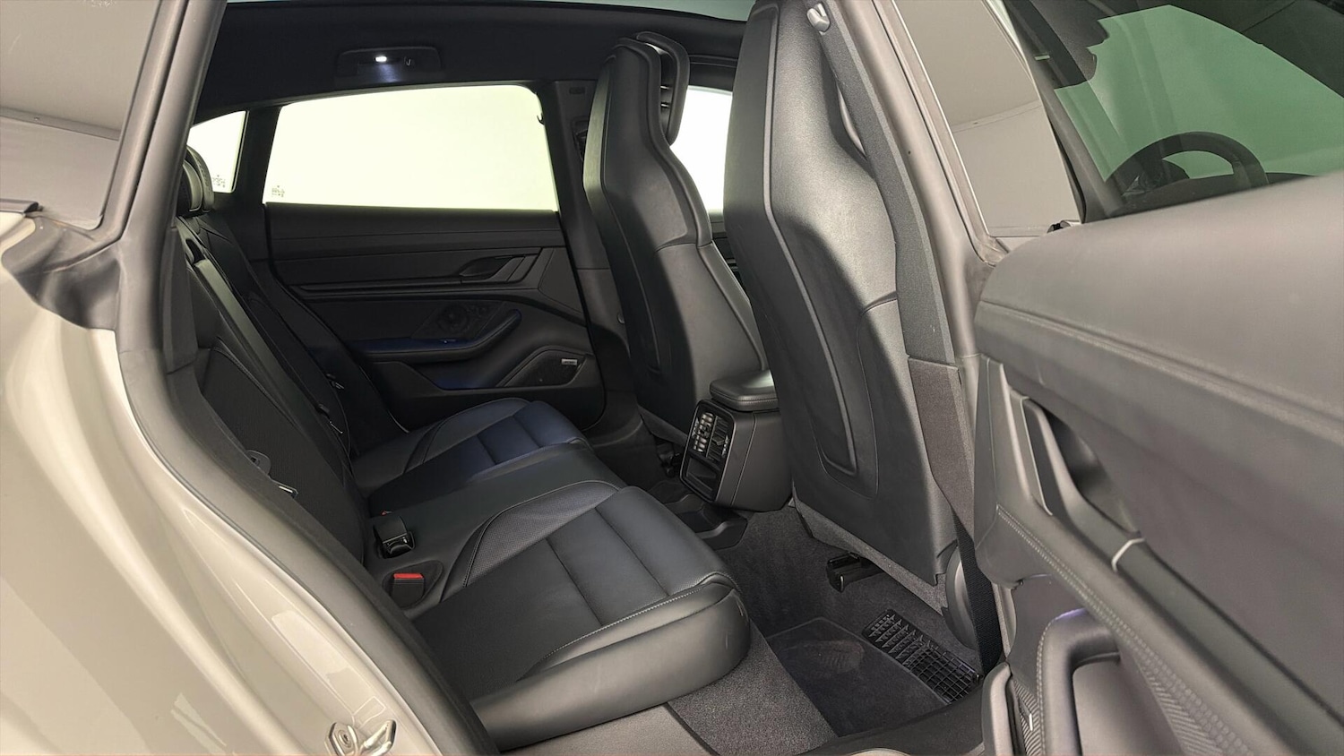 Used Porsche Taycan 2022 for sale - 78117814: Photo 13