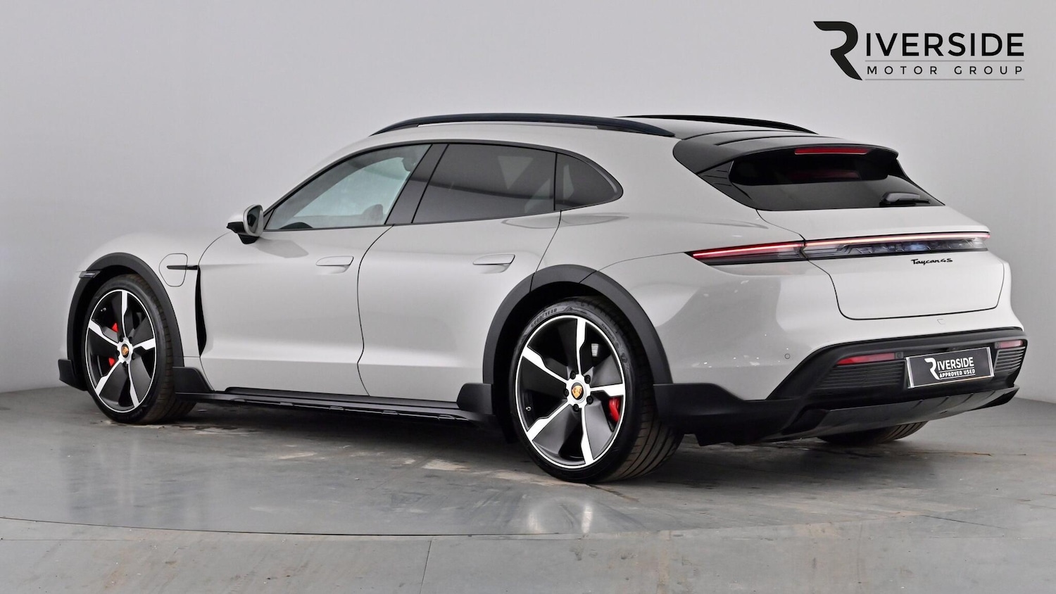 Used Porsche Taycan 2022 for sale - 78117814: Photo 2