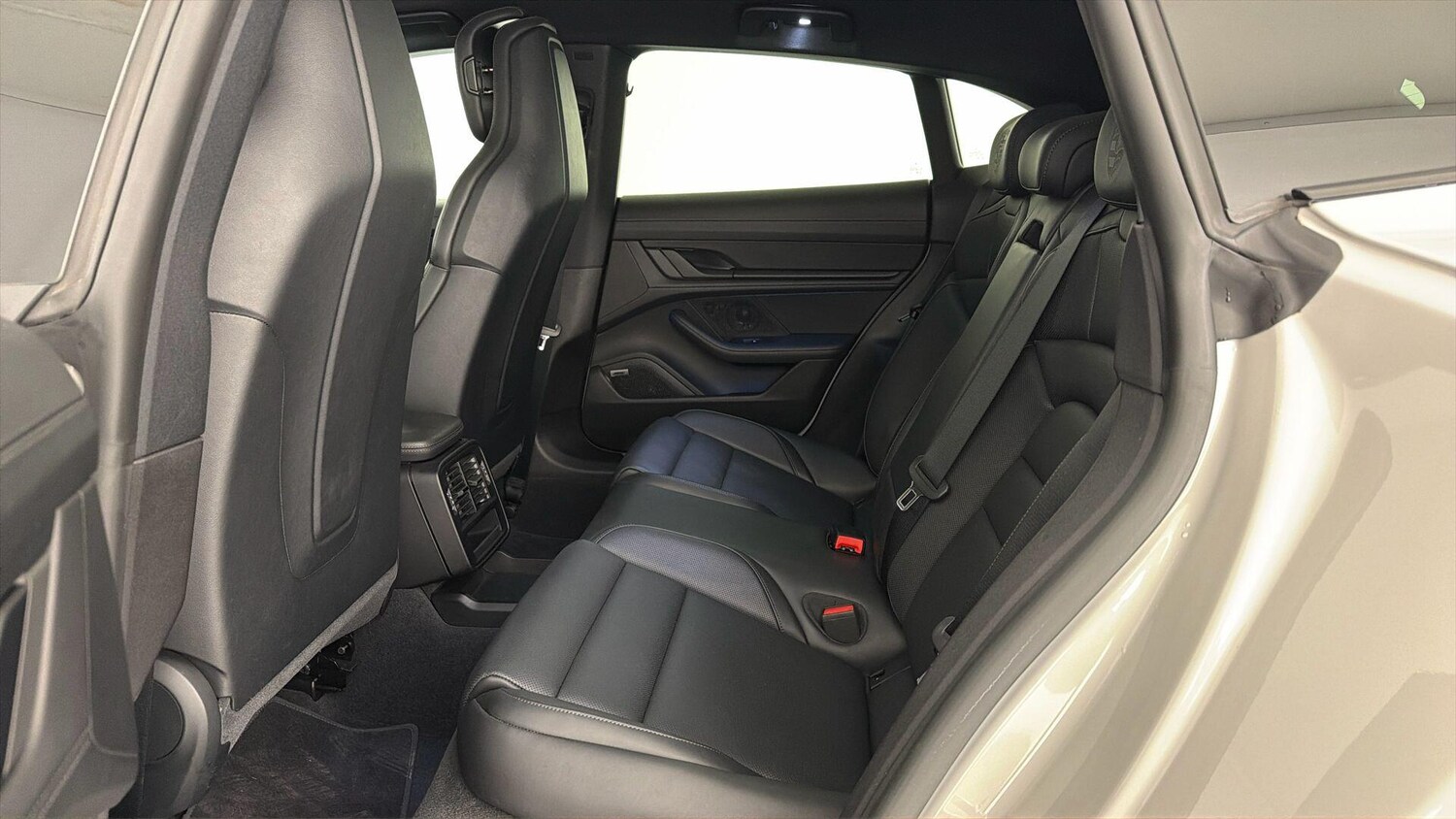 Used Porsche Taycan 2022 for sale - 78117814: Photo 97