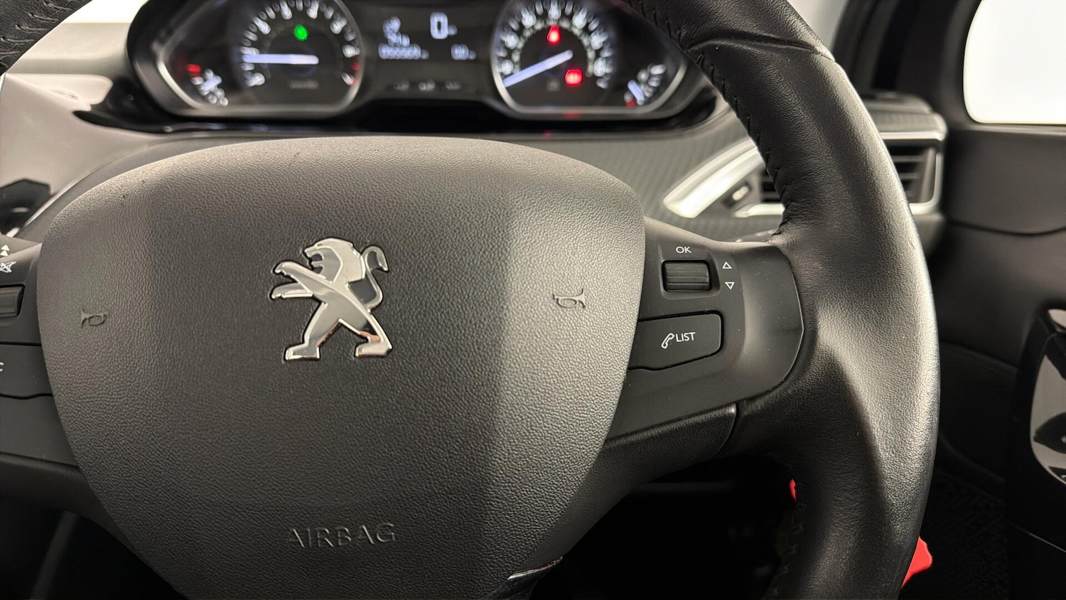 Used Peugeot 208 2019 for sale - 77918014: Photo 18