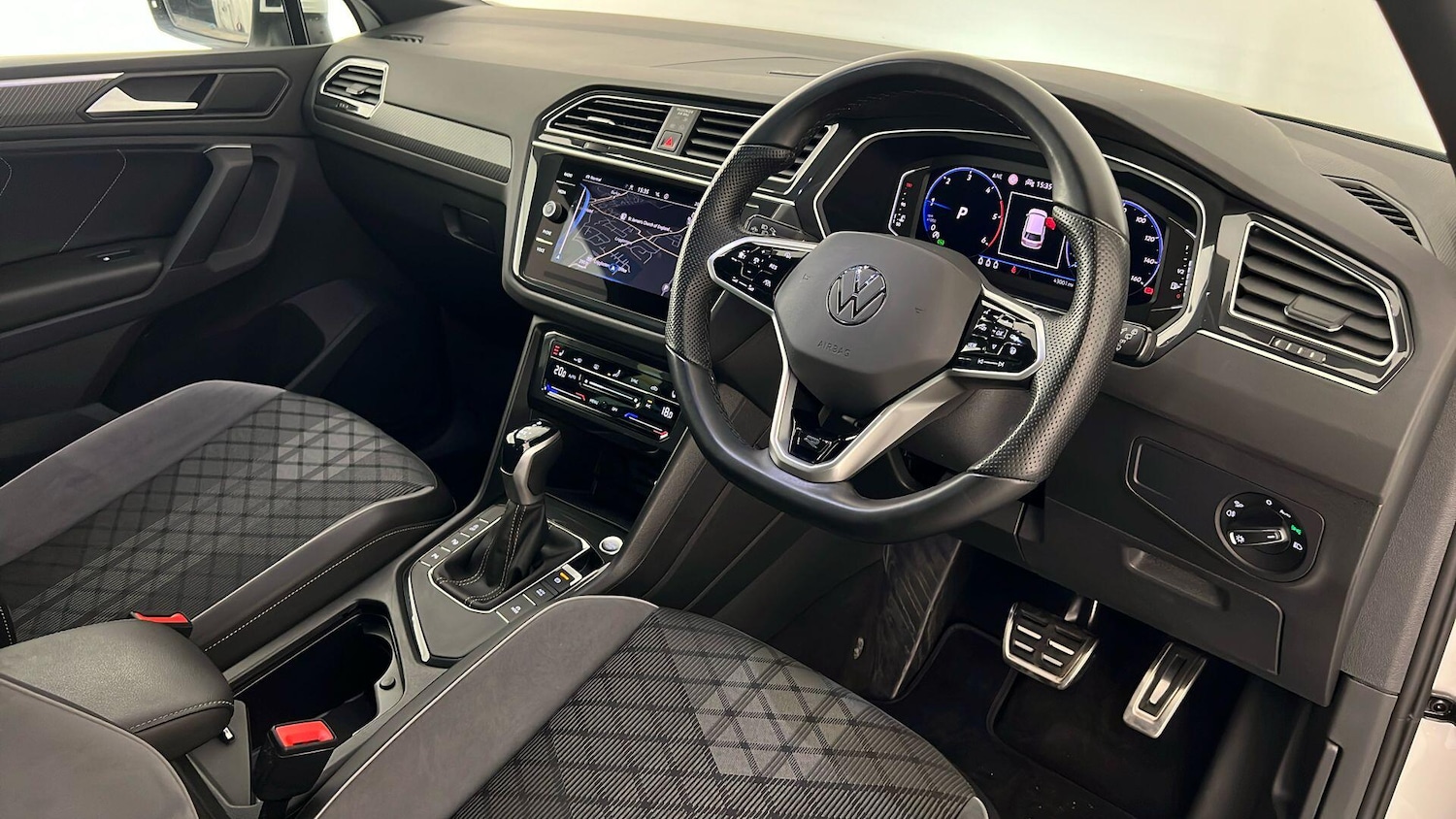 Used Volkswagen Tiguan 2023 for sale - 76195988: Photo 3