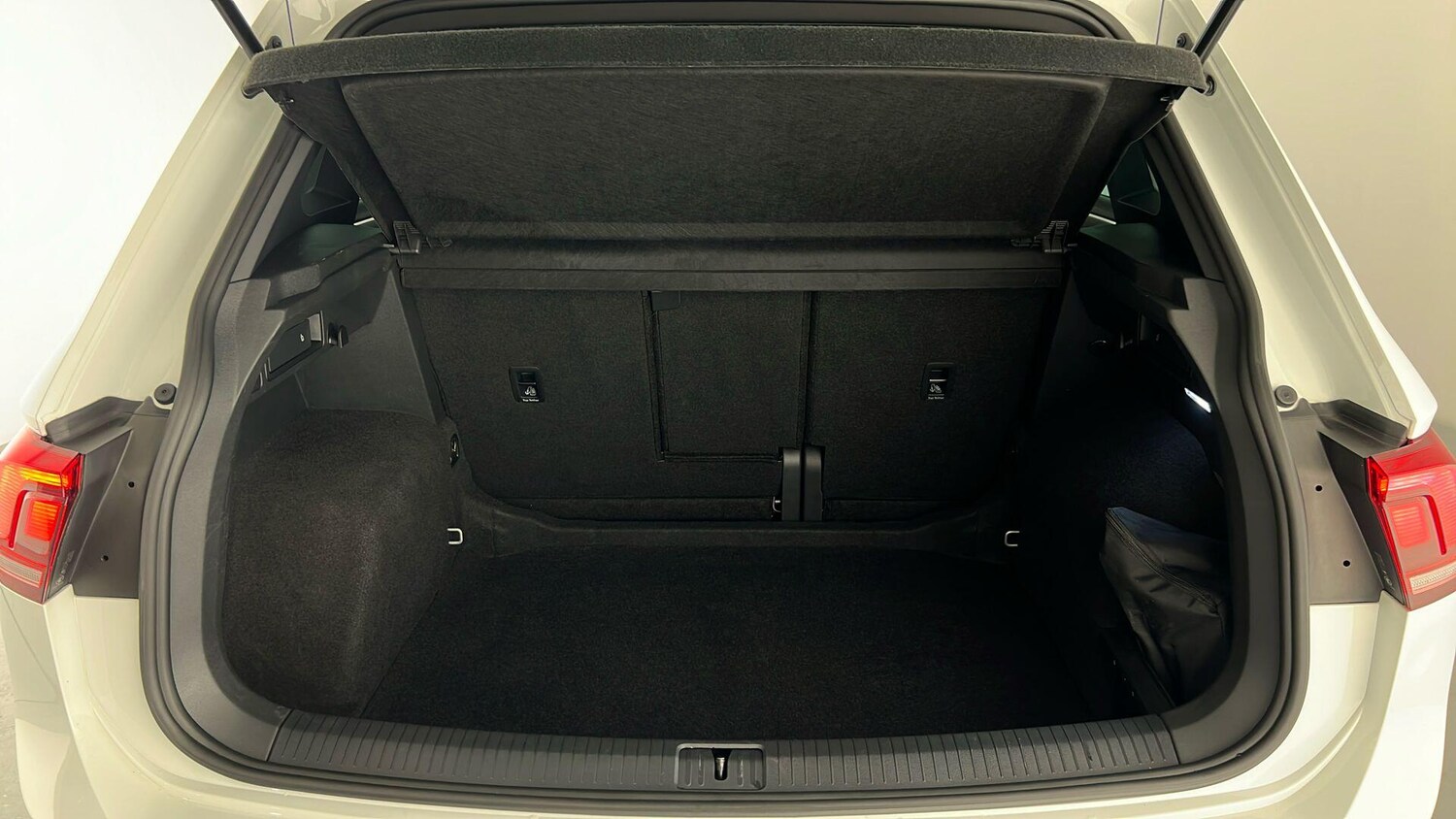 Used Volkswagen Tiguan 2023 for sale - 76195988: Photo 30