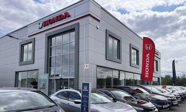 Used Vauxhall ADAM 2016 for sale - 76190987: Photo 2