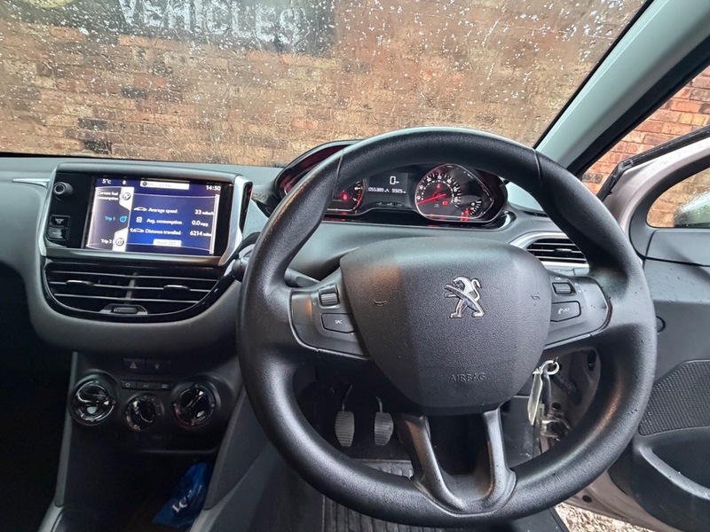 Used Peugeot 208 2012 for sale - 78018041: Photo 14