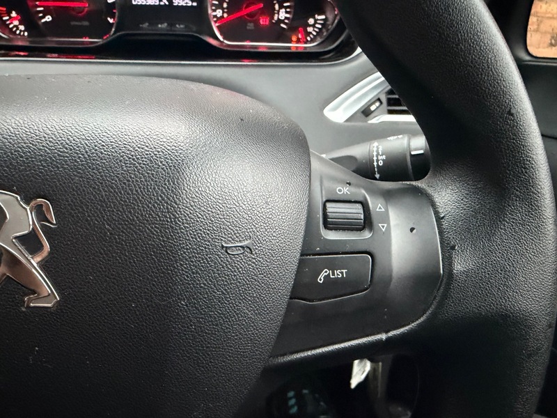 Used Peugeot 208 2012 for sale - 78018041: Photo 16