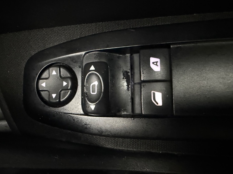 Used Peugeot 208 2012 for sale - 78018041: Photo 22