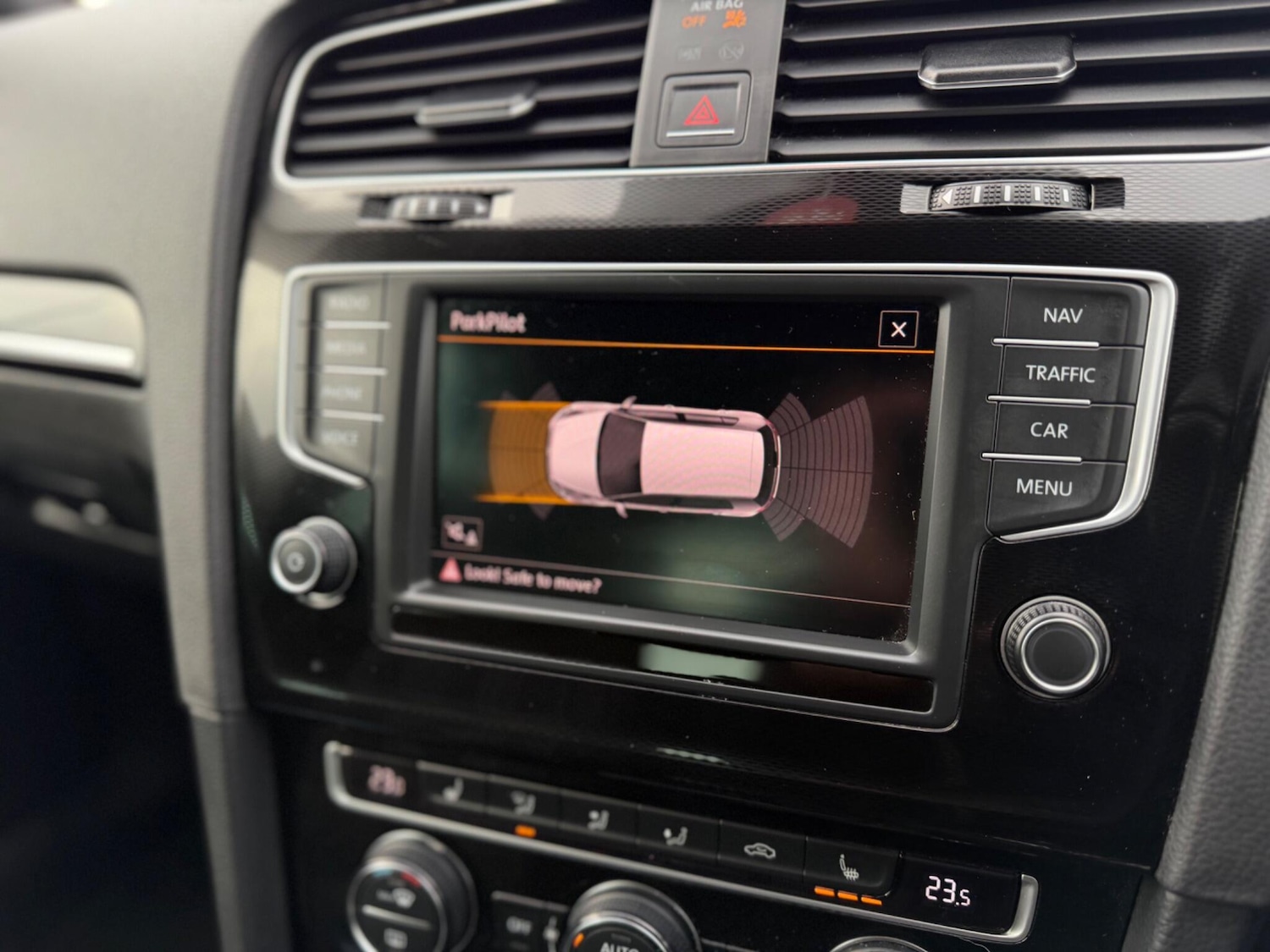 Used Volkswagen Golf 2016 for sale - 77363769: Photo 23