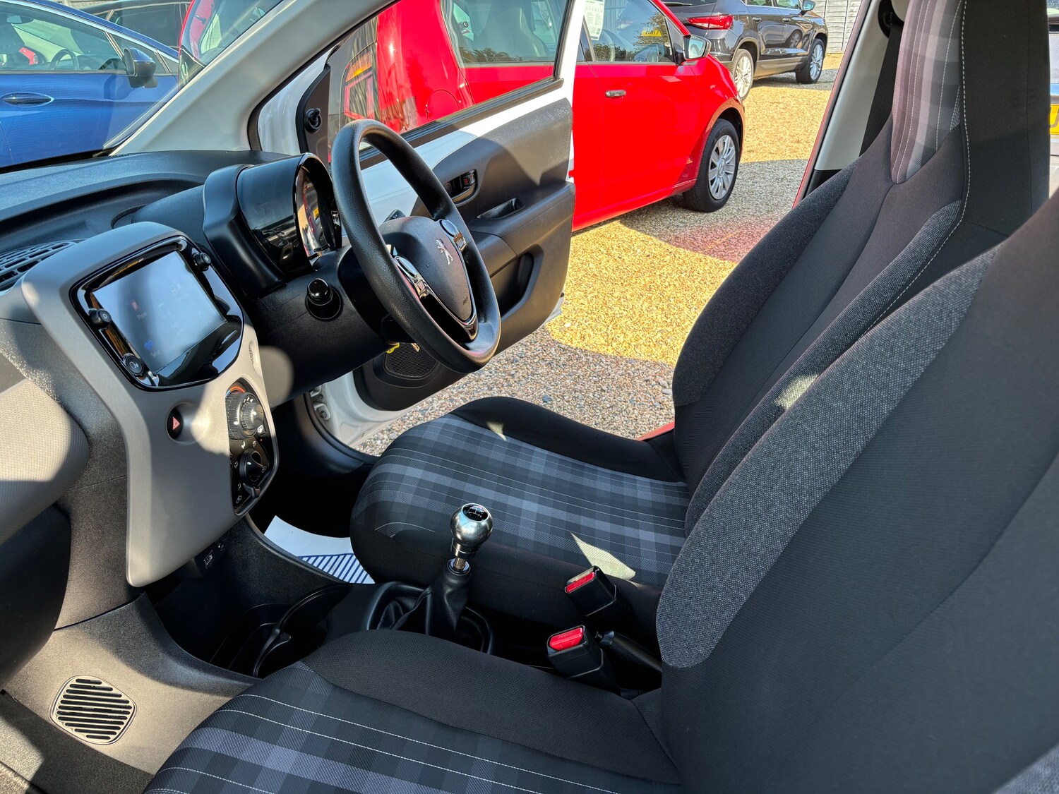 Used Peugeot 108 2018 for sale - 76040551: Photo 29