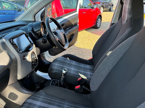 Used Peugeot 108 2018 for sale - 76040551: Photo 29