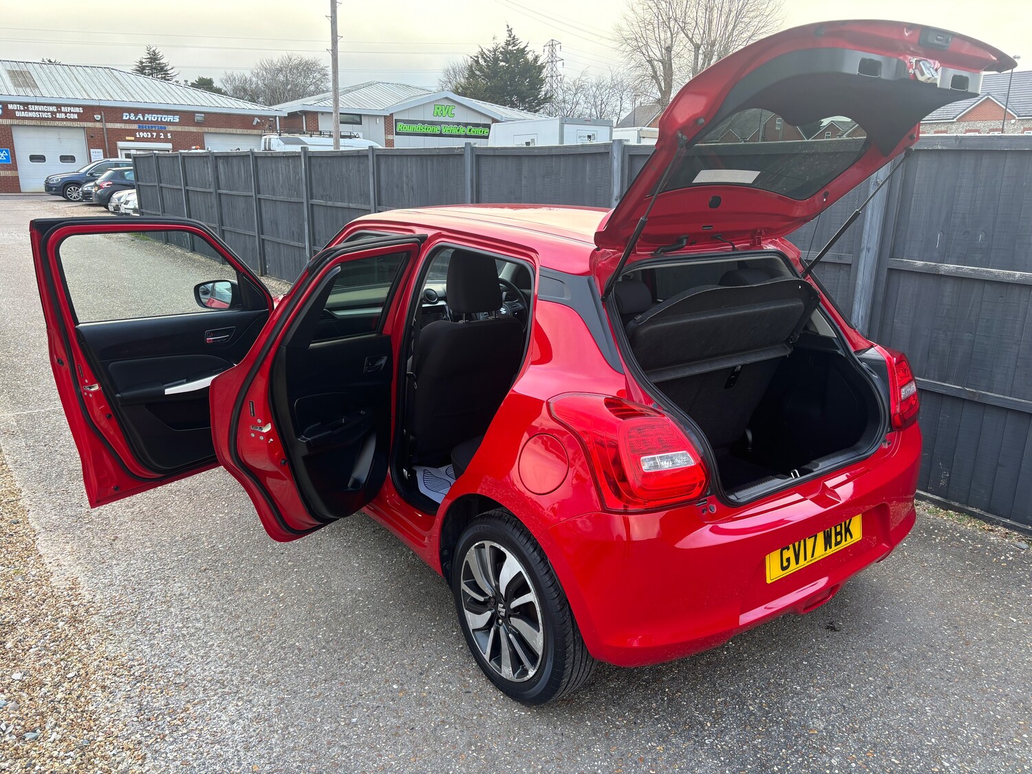 Used Suzuki Swift 2017 for sale - 77373129: Photo 12