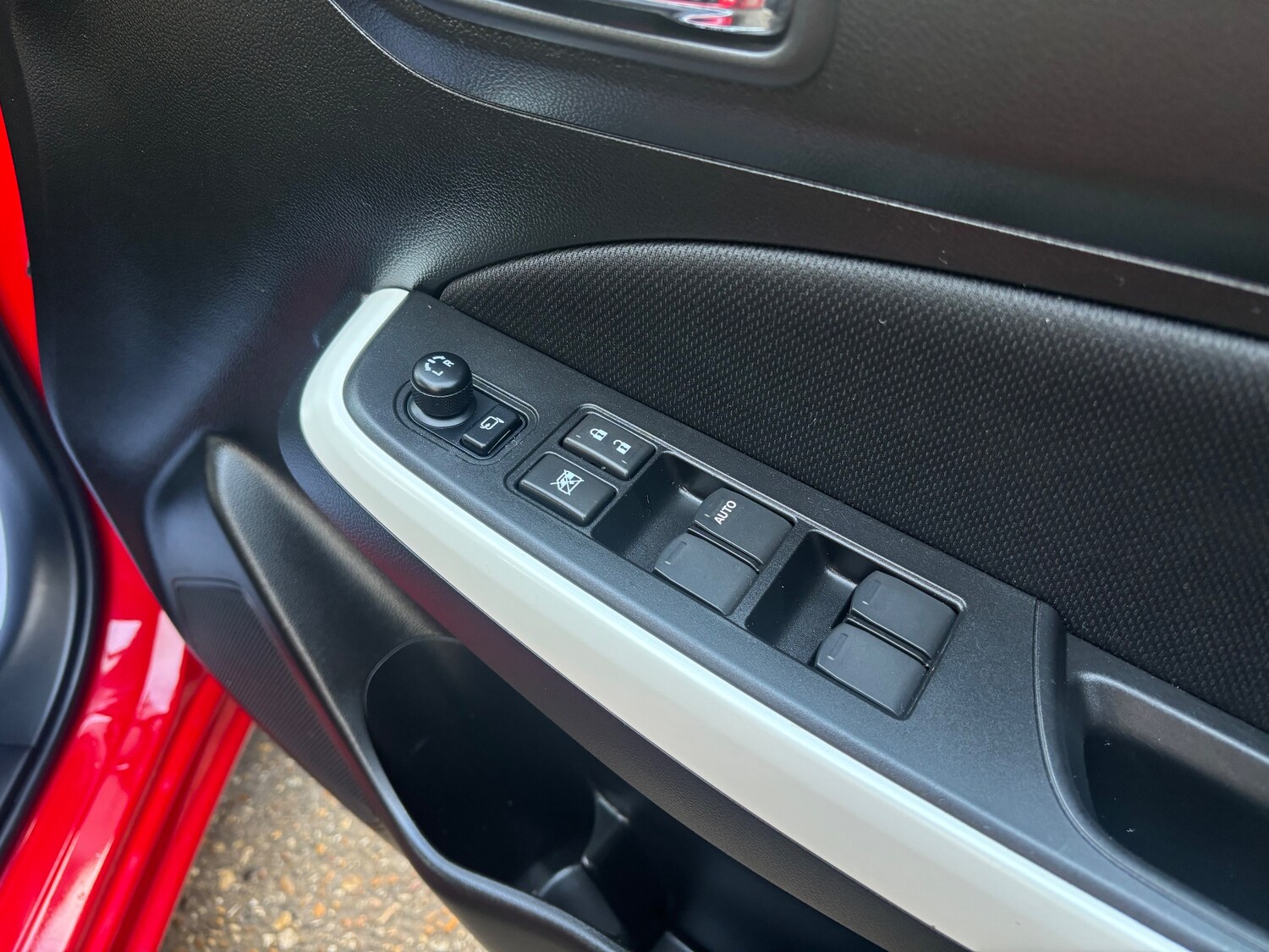 Used Suzuki Swift 2017 for sale - 77373129: Photo 24