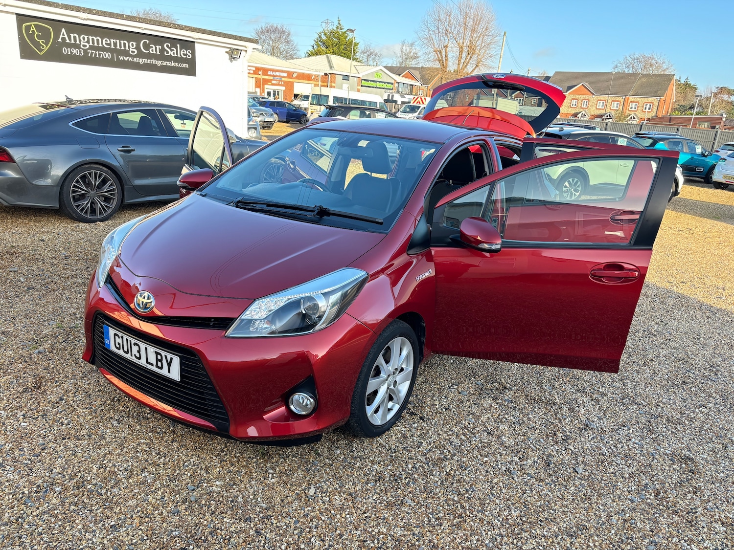 Used Toyota Yaris 2013 for sale - 76665396: Photo 12