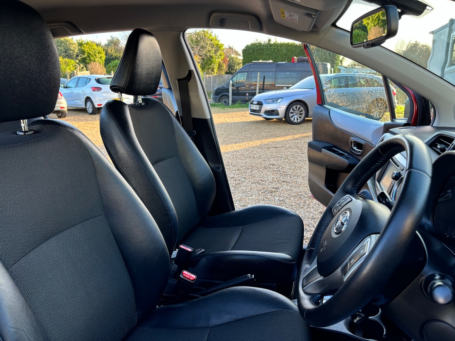 Used Toyota Yaris 2013 for sale - 76665396: Photo 15